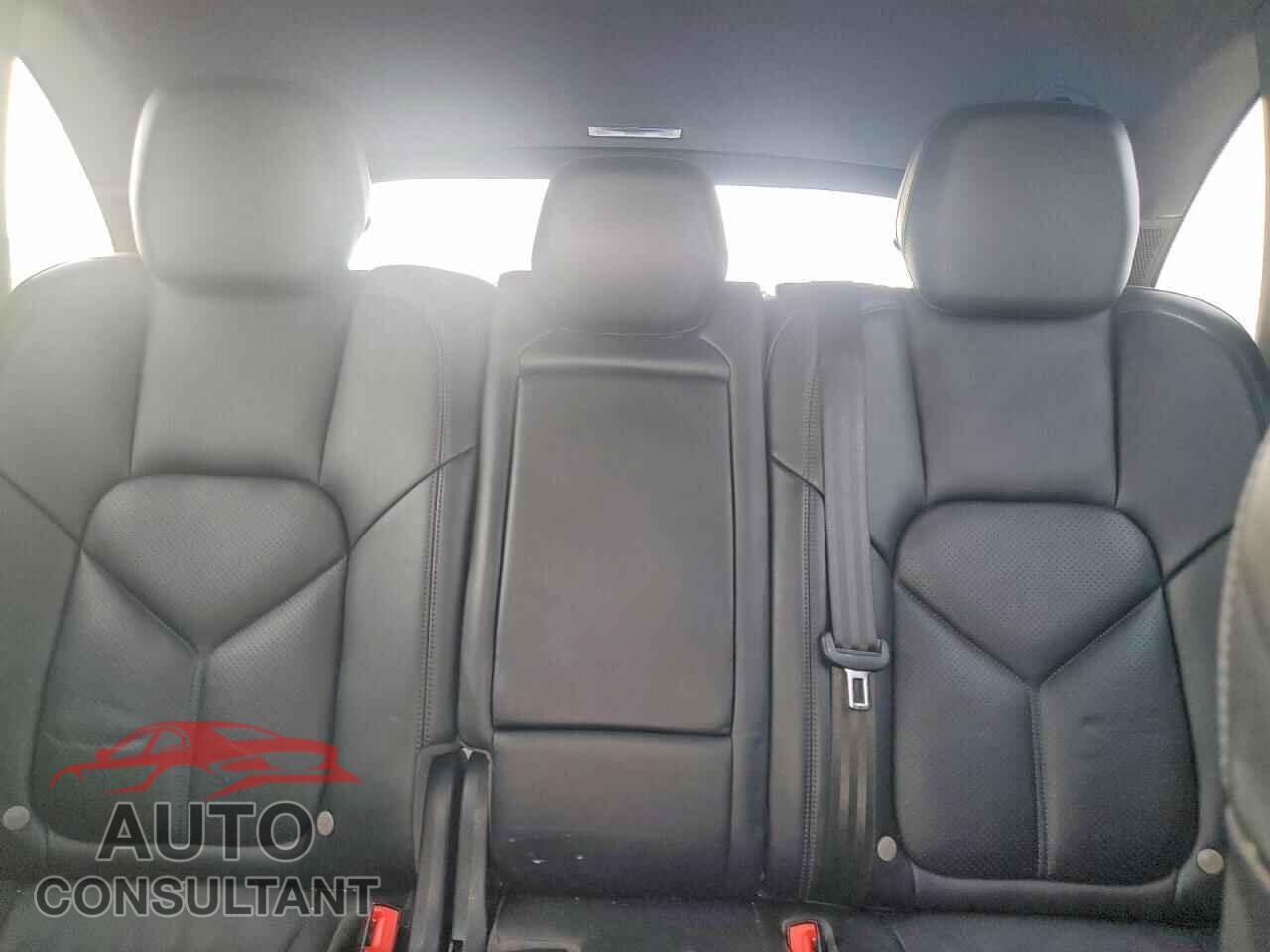 PORSCHE CAYENNE 2016 - WP1AE2A24GLA59562