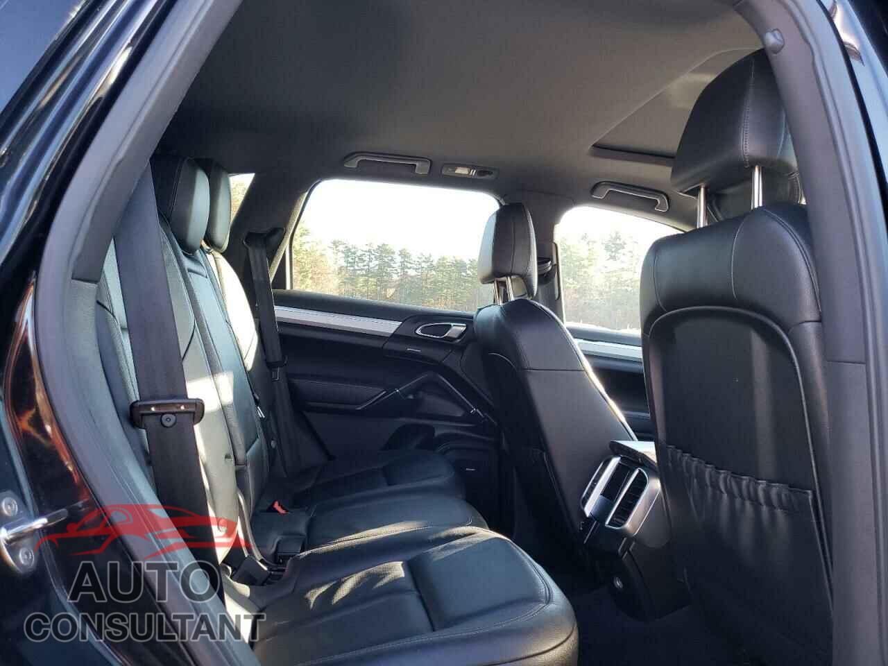 PORSCHE CAYENNE 2011 - WP1AB2A2XBLA55971