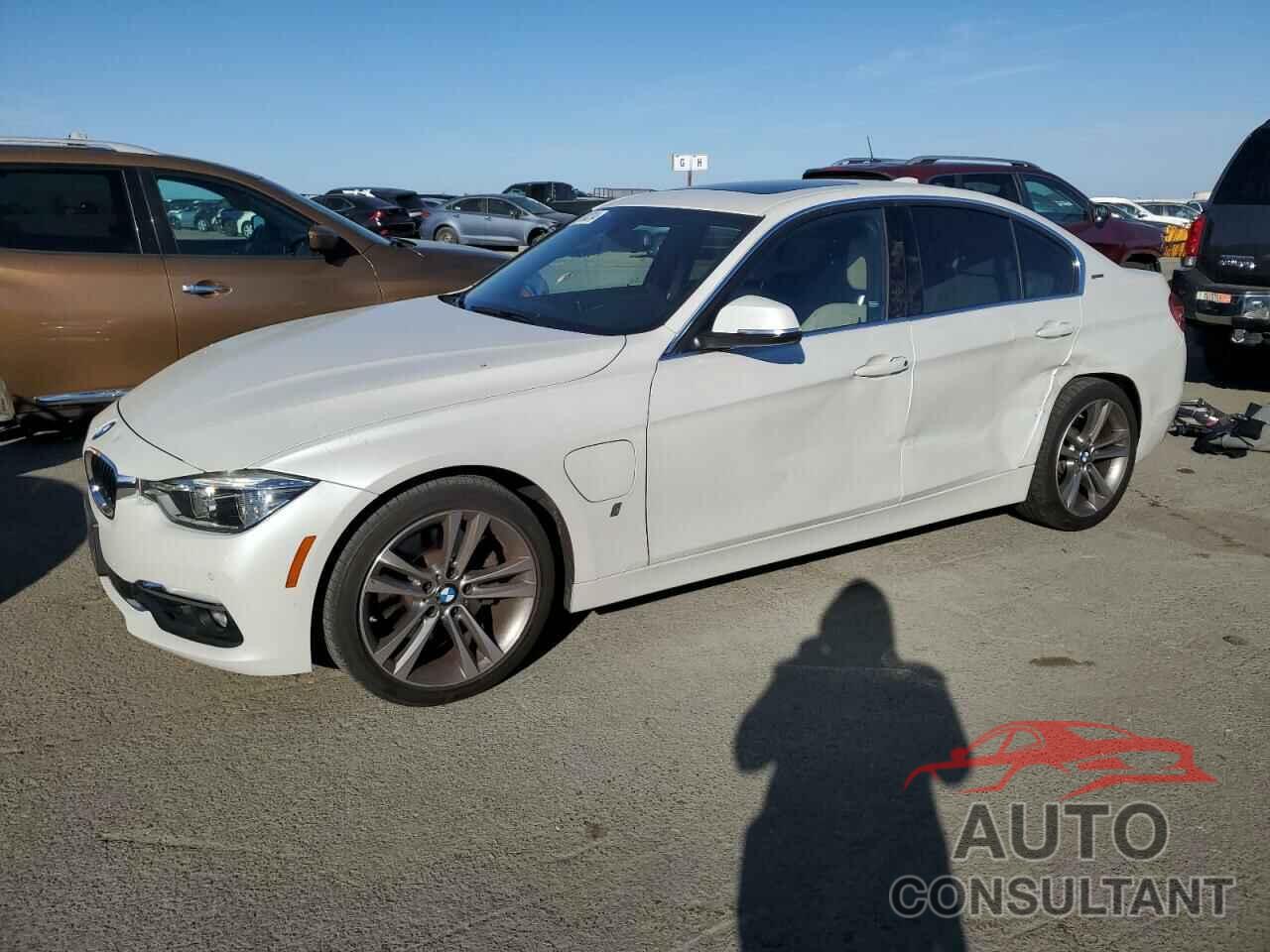 BMW 3 SERIES 2017 - WBA8E1C34HA156772