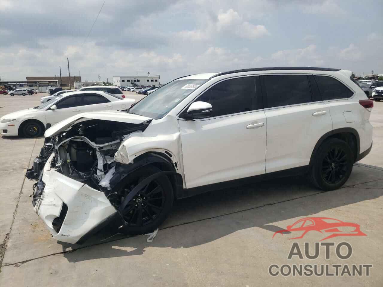 TOYOTA HIGHLANDER 2019 - 5TDKZRFH3KS570607