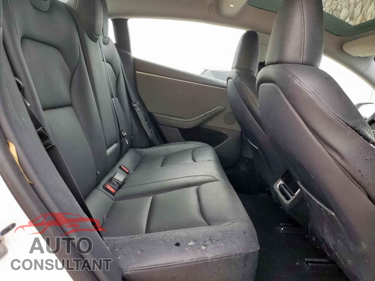 TESLA MODEL 3 2024 - 5YJ3E1EA8RF773528
