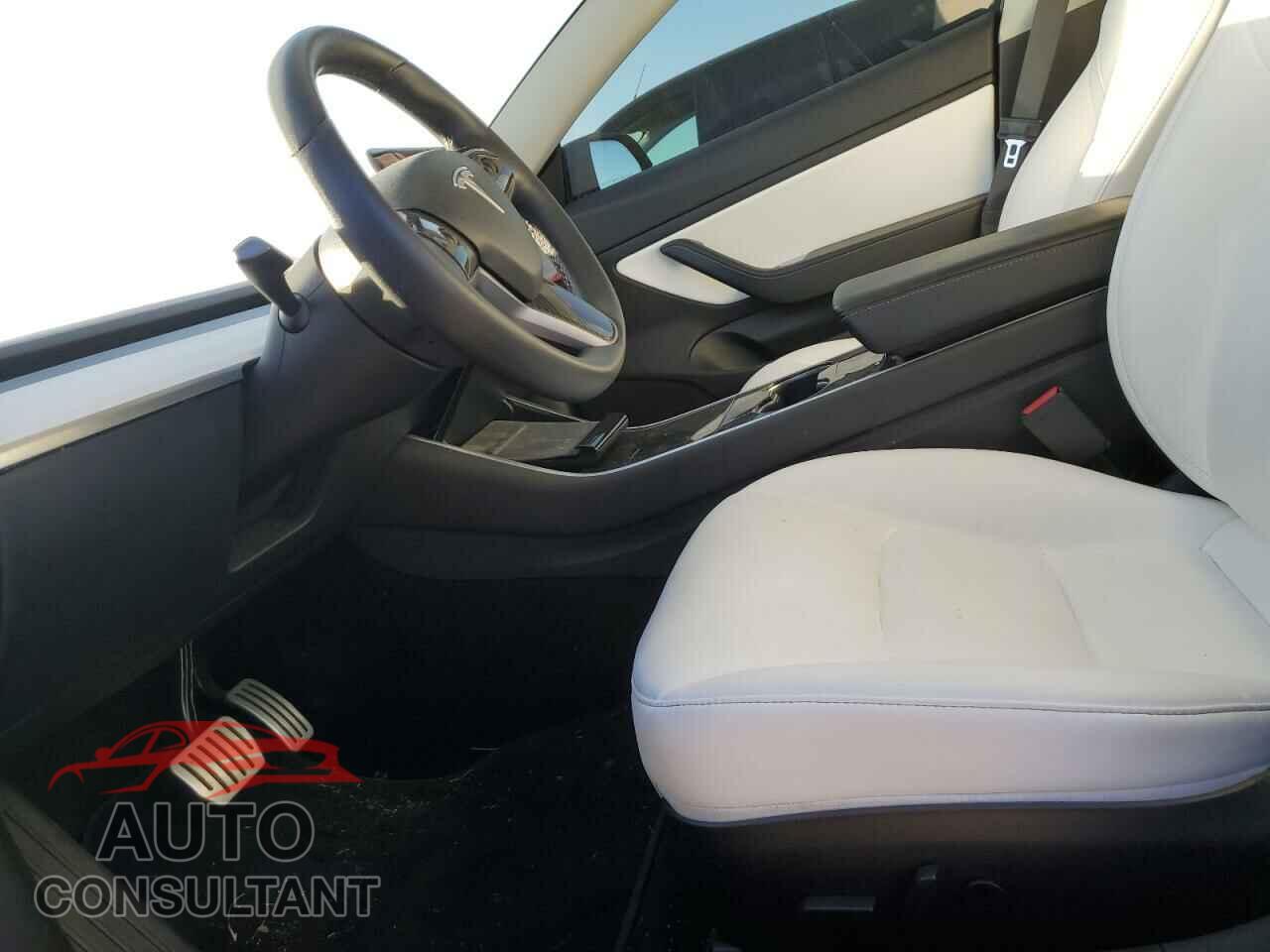 TESLA MODEL 3 2019 - 5YJ3E1EB6KF440386