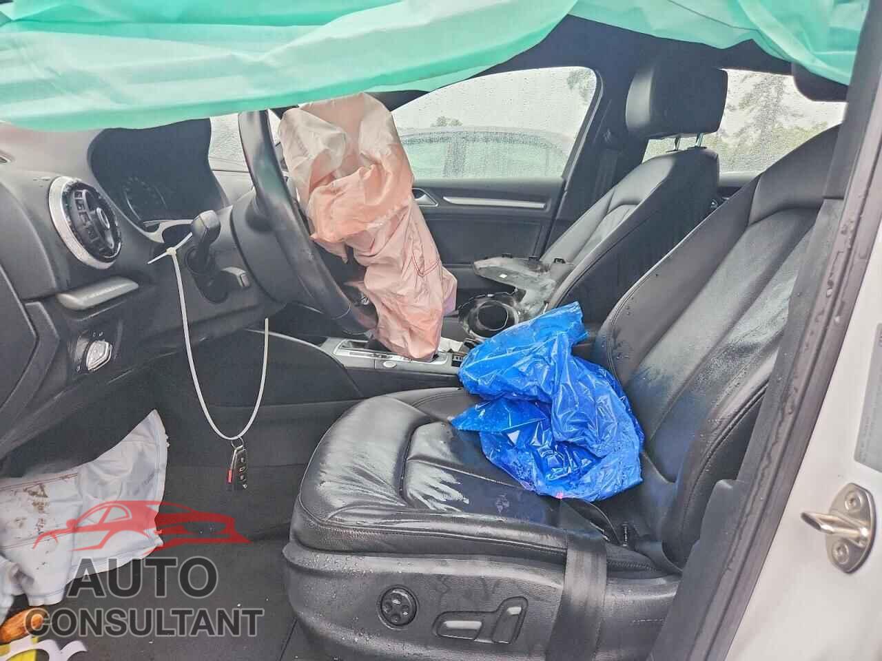 AUDI A3 2016 - WAUA7GFF5G1033680