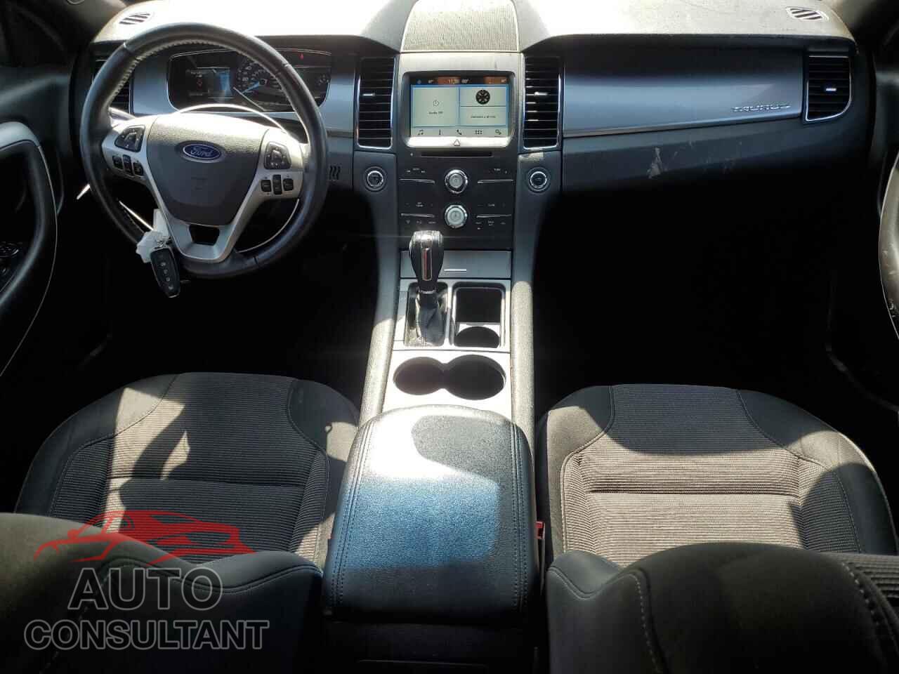 FORD TAURUS 2018 - 1FAHP2E86JG123213