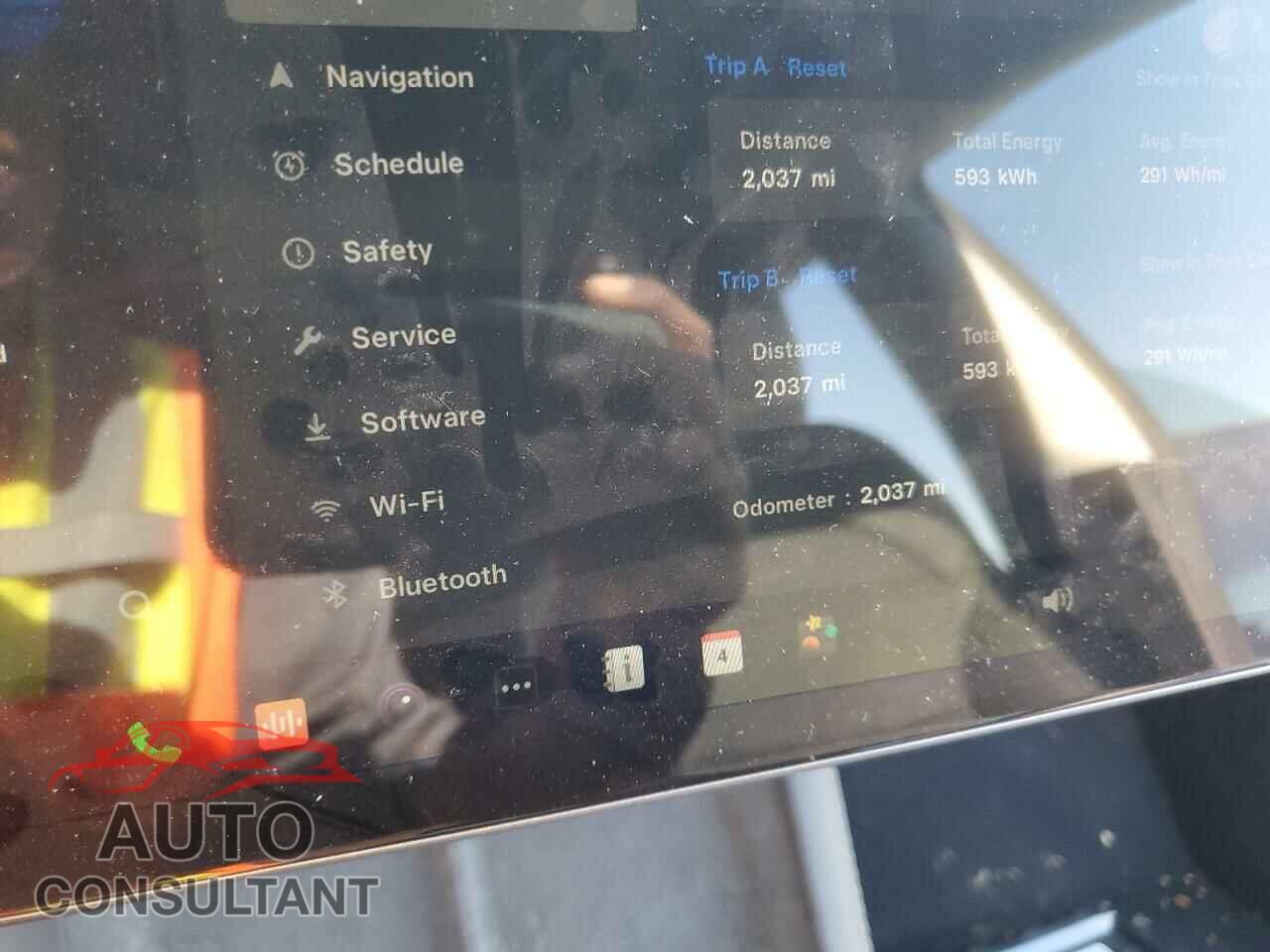 TESLA MODEL 3 2024 - 5YJ3E1EA2RF744087