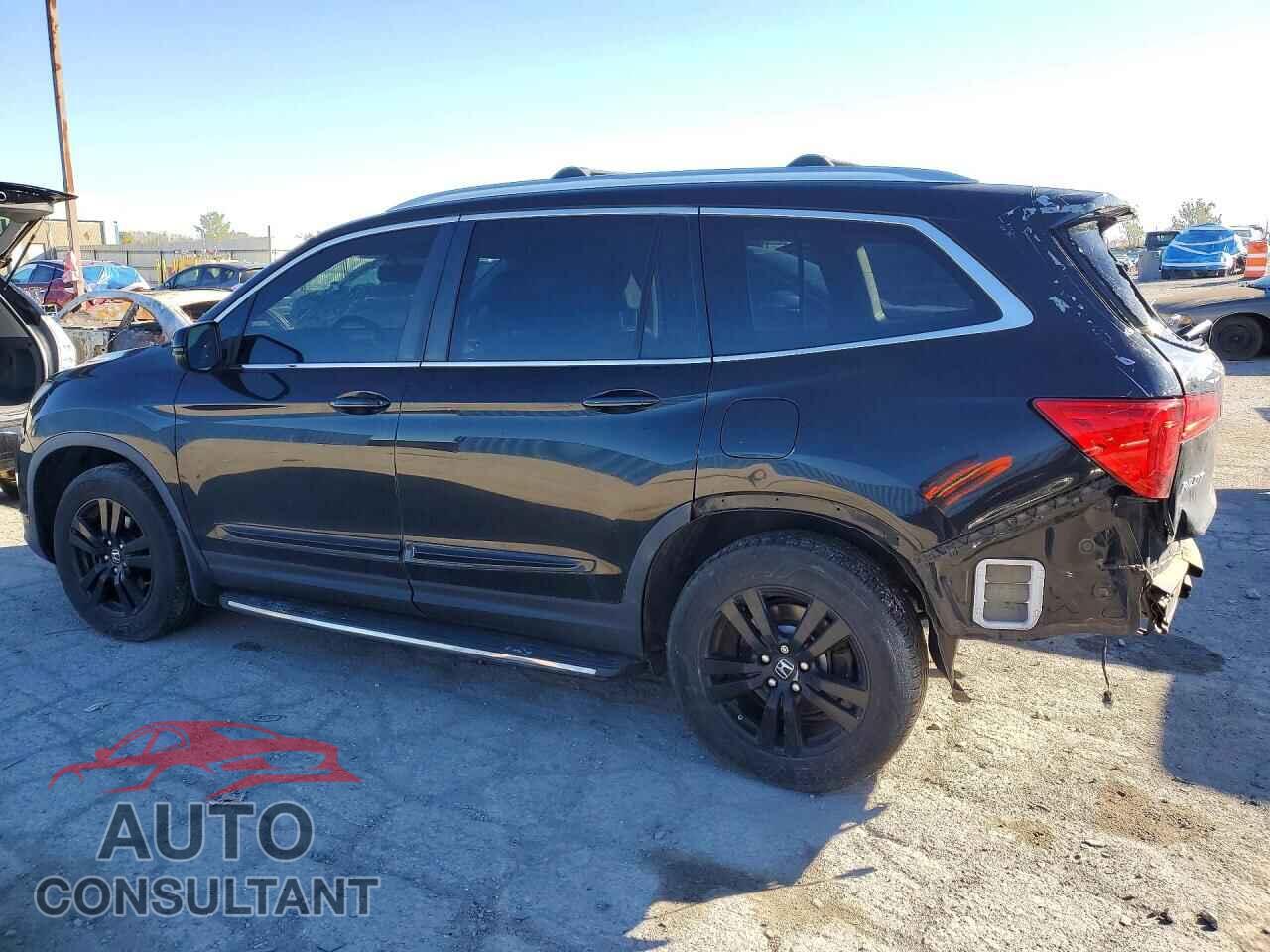 HONDA PILOT 2017 - 5FNYF6H71HB048481