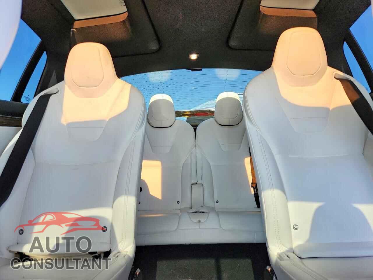 TESLA MODEL X 2016 - 5YJXCBE20GF025584