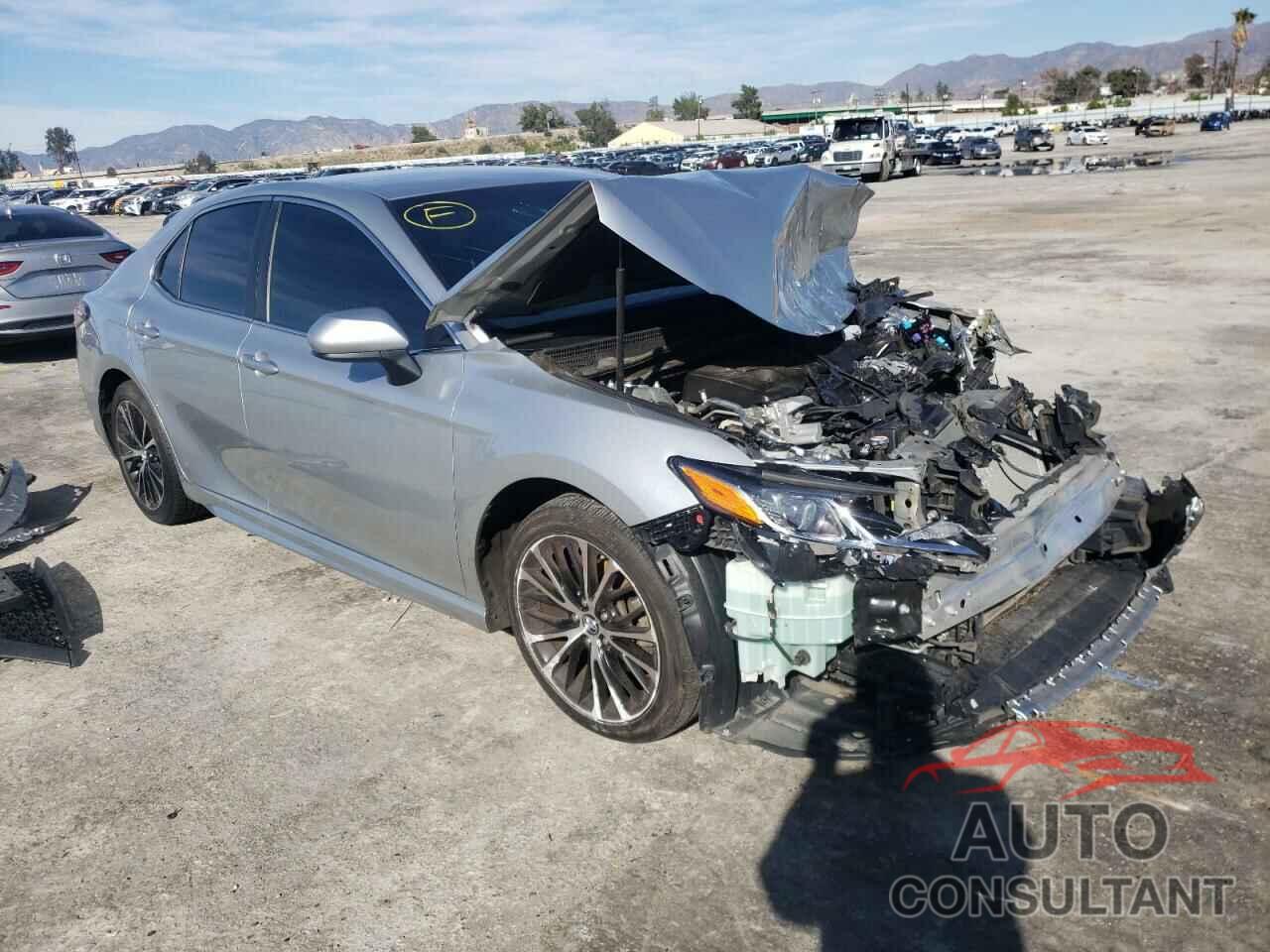 TOYOTA CAMRY 2018 - 4T1B11HK1JU546703