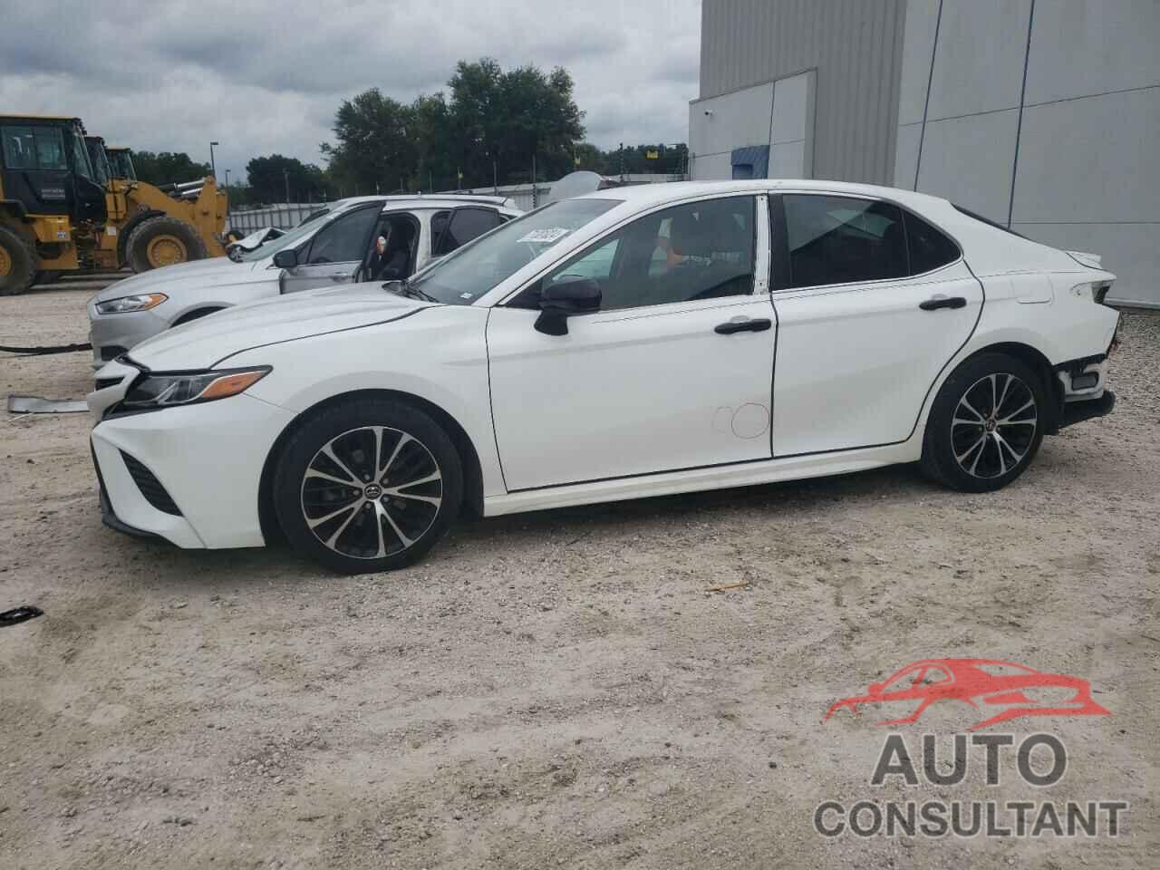 TOYOTA CAMRY 2018 - 4T1B11HK9JU614259