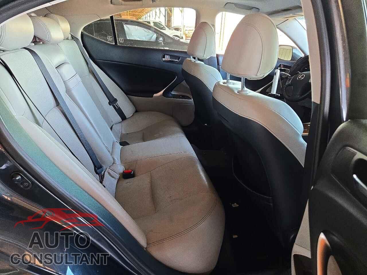 LEXUS IS 2011 - JTHBF5C20B5156755