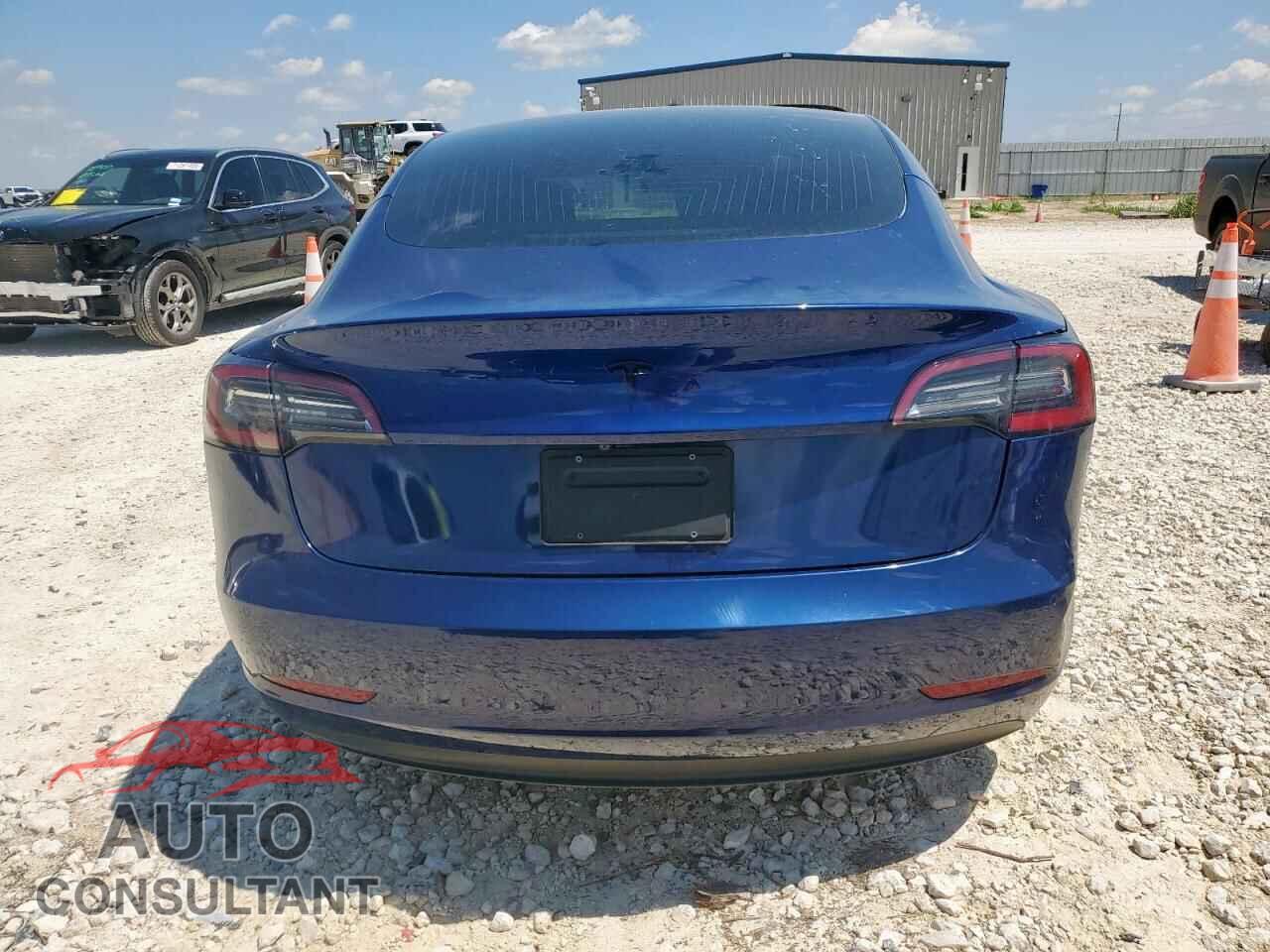 TESLA MODEL 3 2020 - 5YJ3E1EA7LF705857