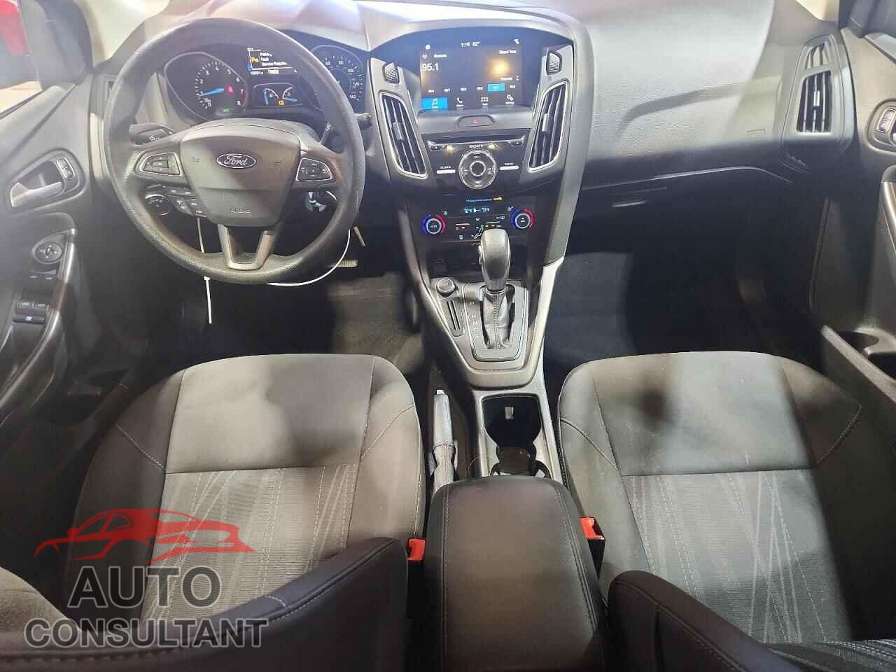 FORD FOCUS 2017 - 1FADP3M26HL247811