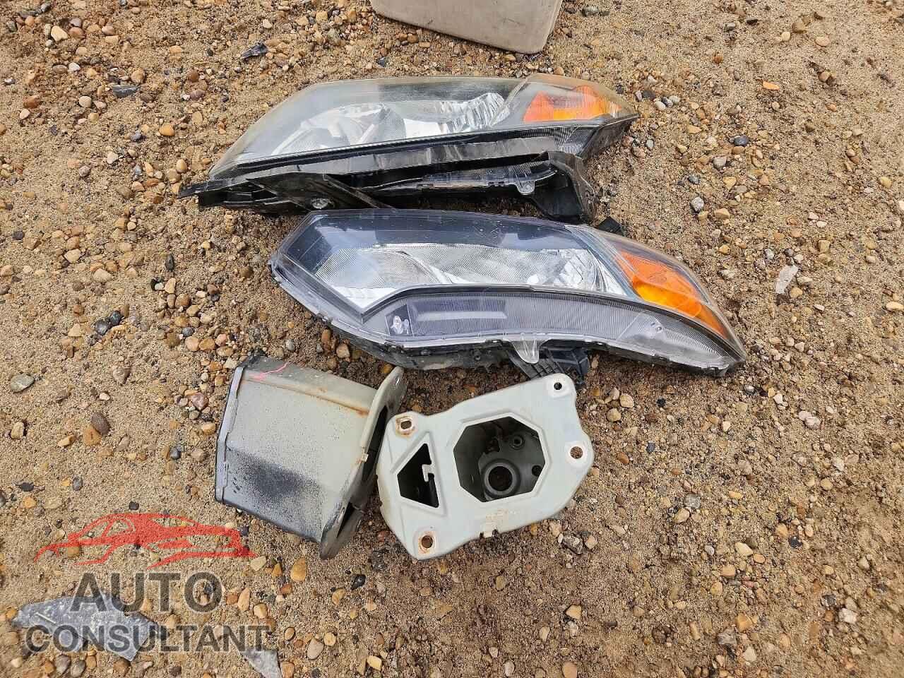 HONDA CIVIC 2012 - 2HGFB2F52CH102453
