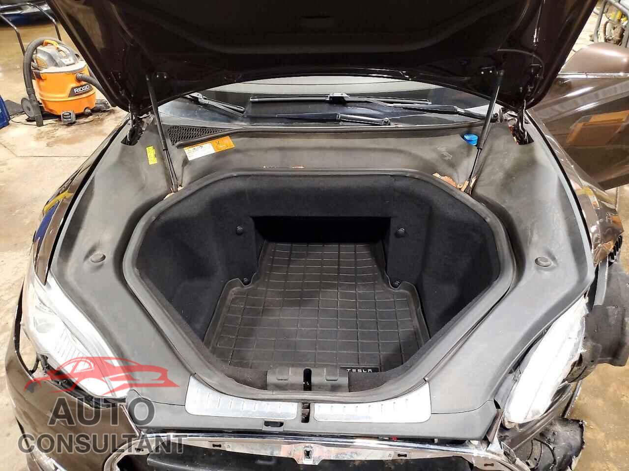 TESLA MODEL S 2013 - 5YJSA1CG2DFP05071