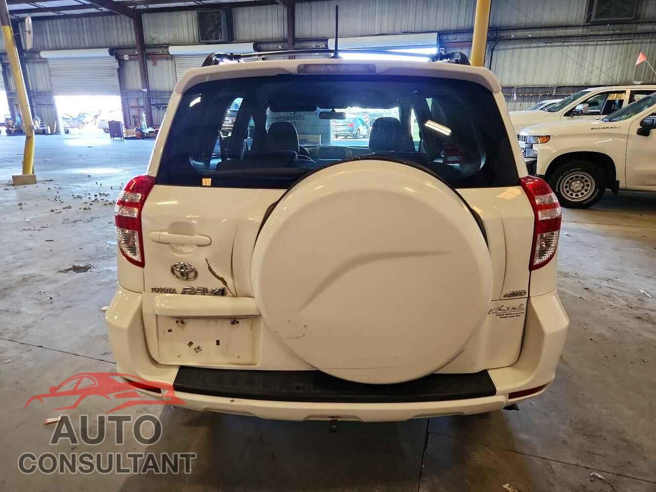 TOYOTA RAV4 2010 - JTMBF4DV8A5019257