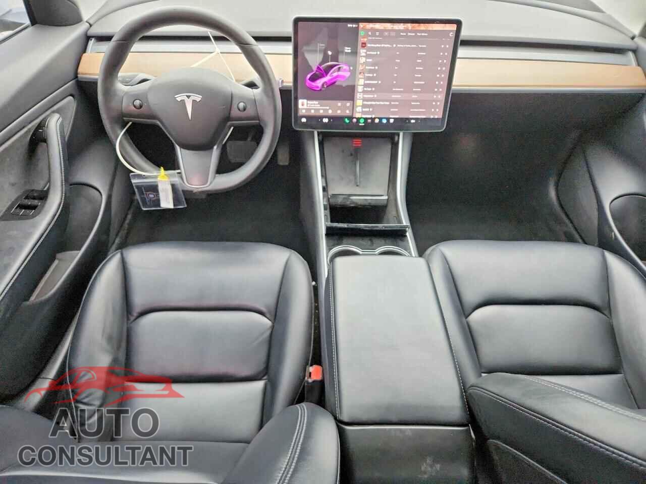 TESLA MODEL 3 2019 - 5YJ3E1EB0KF493360