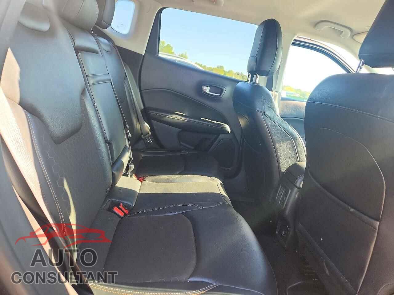 JEEP COMPASS 2017 - 3C4NJDBB0HT680201