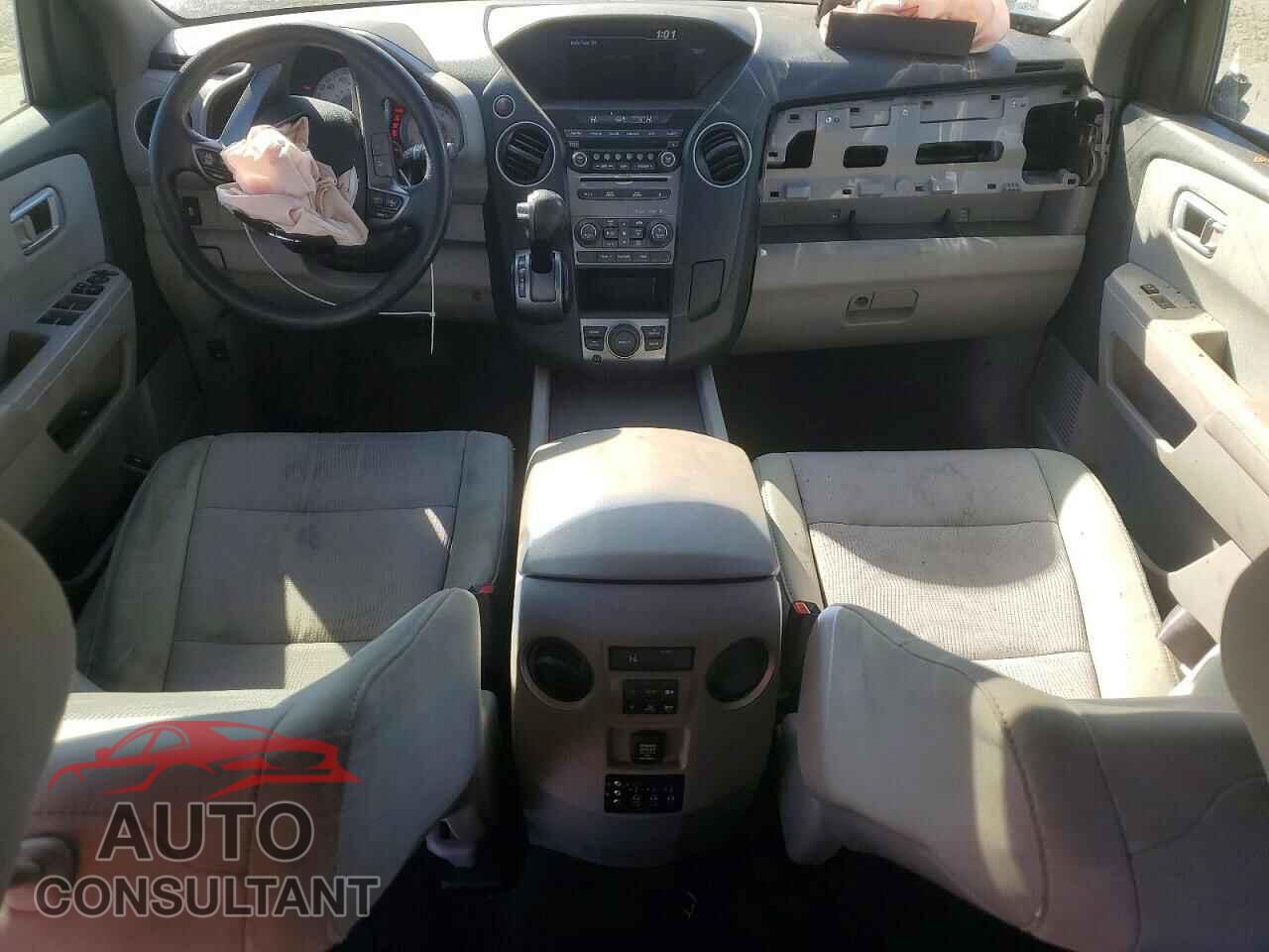 HONDA PILOT 2015 - 5FNYF3H33FB034591