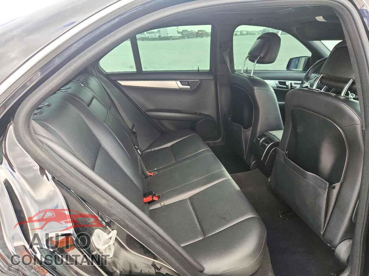 MERCEDES-BENZ C-CLASS 2014 - WDDGF8AB1EG229724