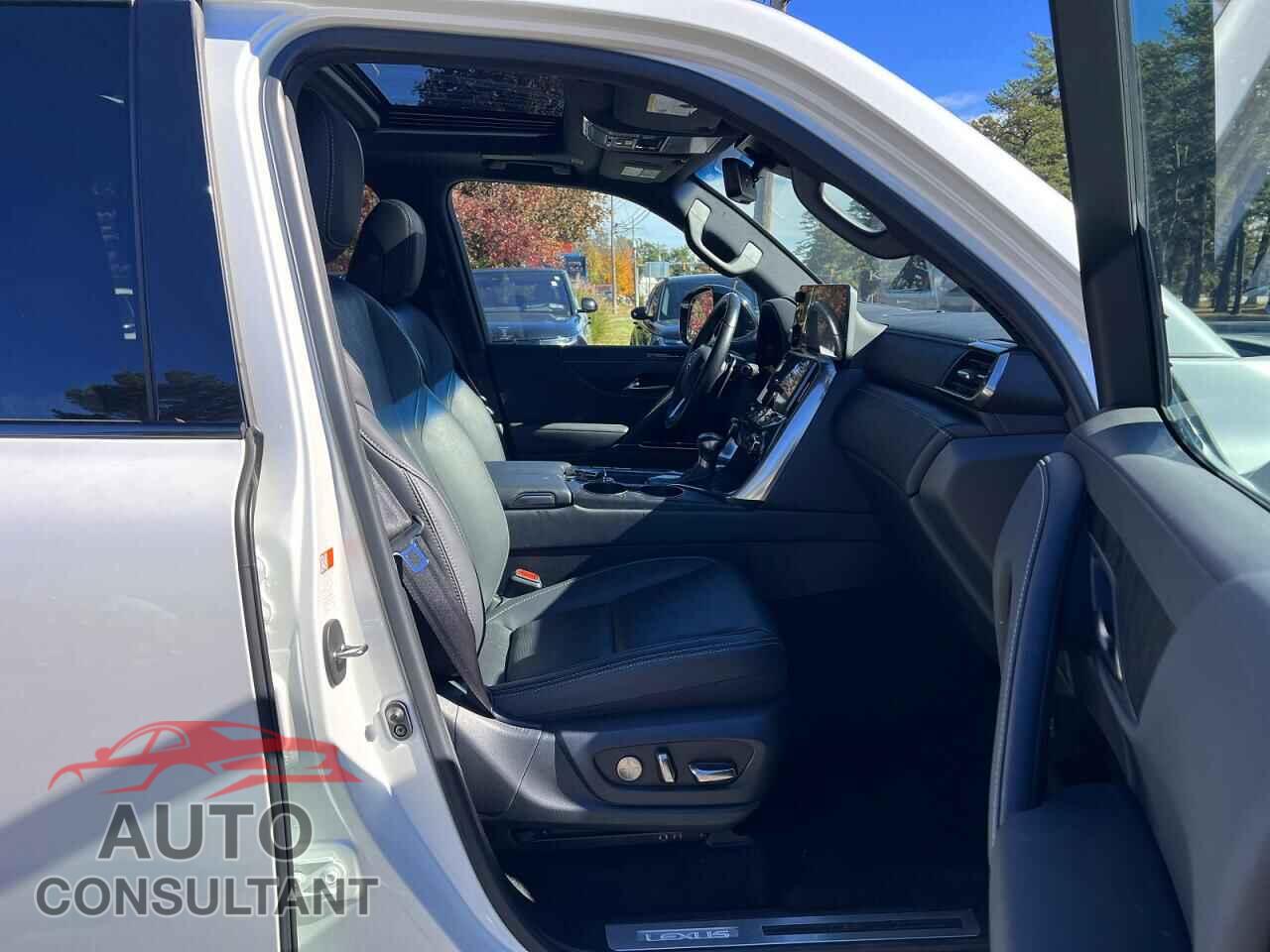 LEXUS LX600 2023 - JTJGB7CX6P4028816