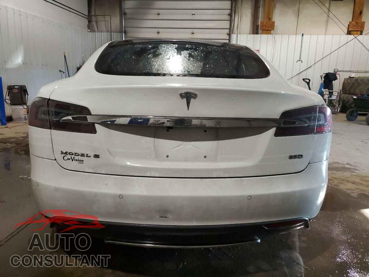 TESLA MODEL S 2015 - 5YJSA1E22FF116333