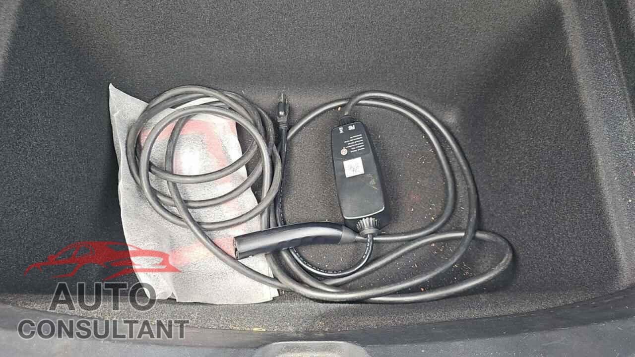 TESLA MODEL 3 2021 - 5YJ3E1EA9MF090469