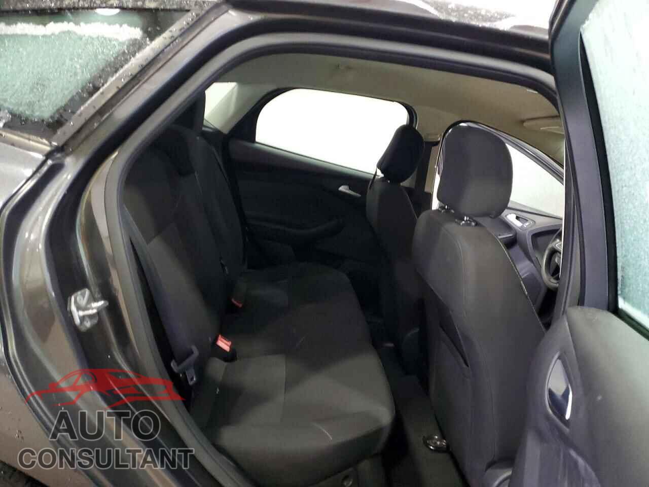 FORD FOCUS 2016 - 1FADP3K22GL345249