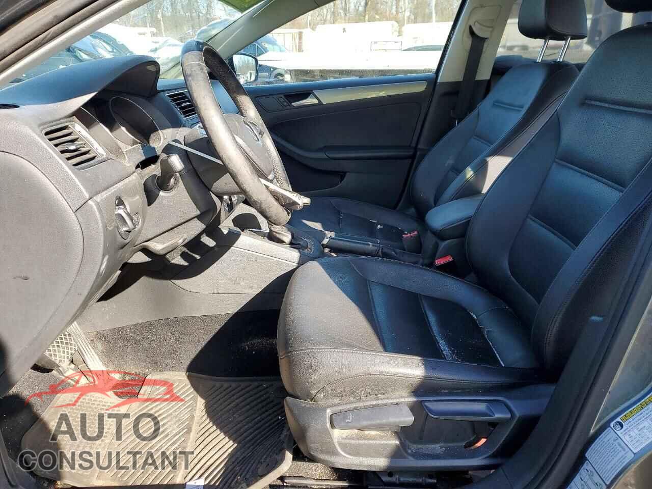 VOLKSWAGEN JETTA 2017 - 3VWDB7AJ7HM331661