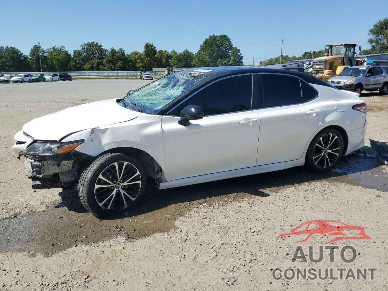 TOYOTA CAMRY 2018 - 4T1B11HK4JU072116
