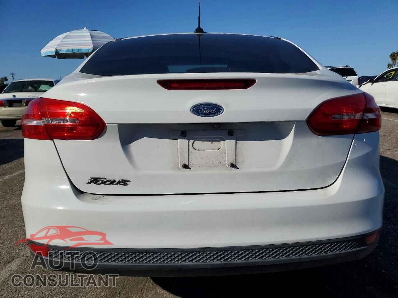 FORD FOCUS 2017 - 1FADP3E22HL348181