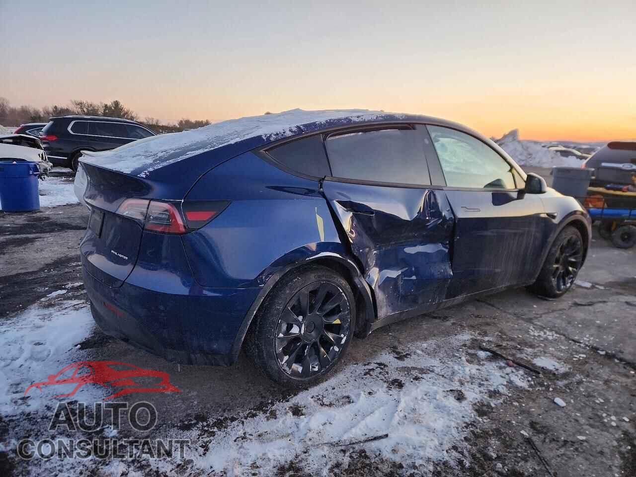 TESLA MODEL Y 2024 - 7SAYGAEE2RF086213