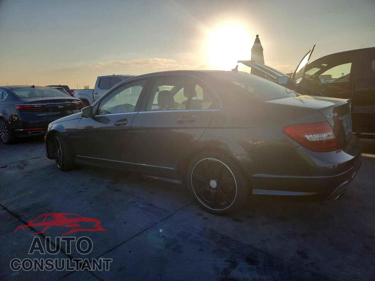MERCEDES-BENZ C-CLASS 2014 - WDDGF4HB3EA959166