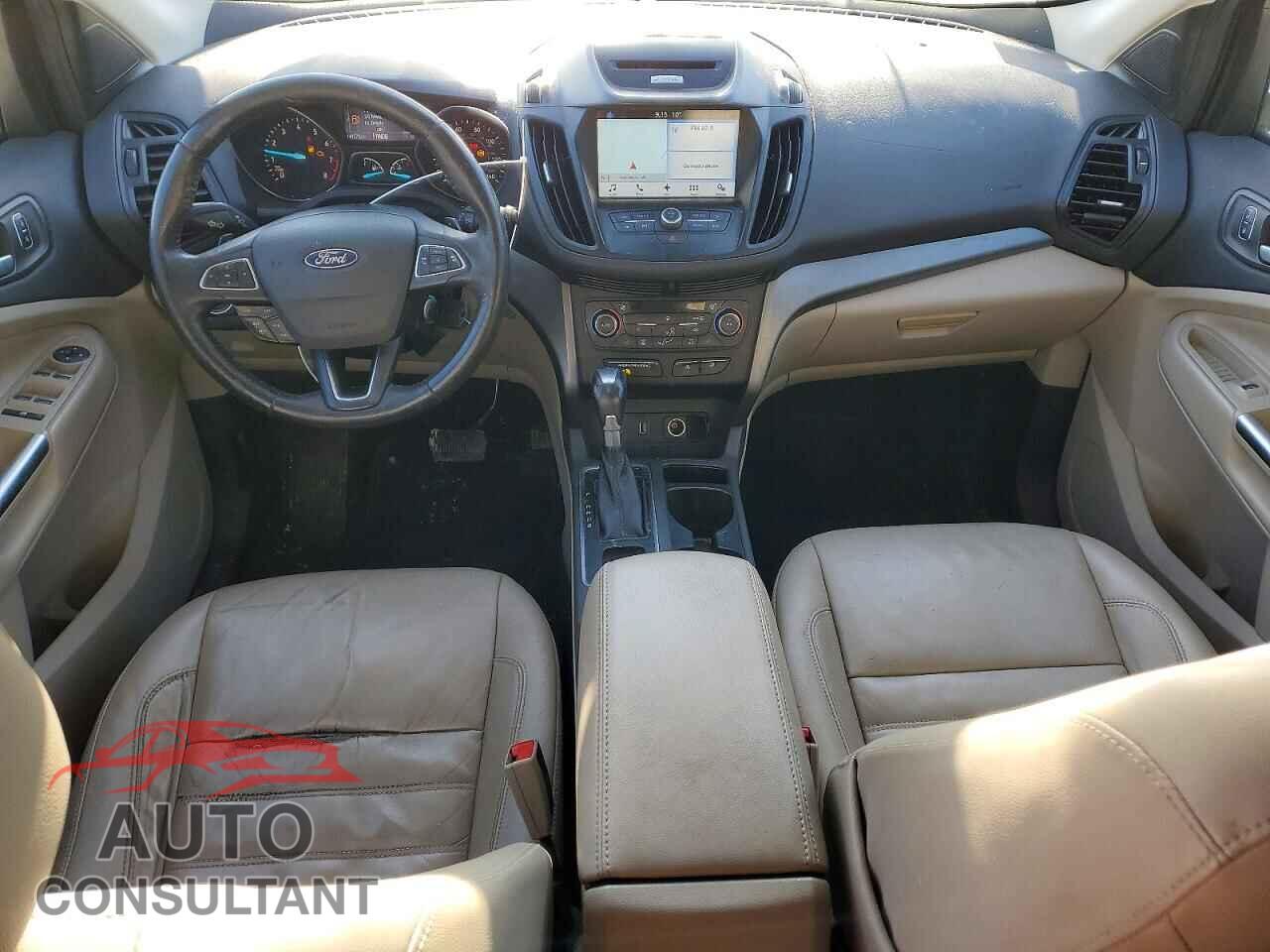 FORD ESCAPE 2017 - 1FMCU9GD8HUC40637