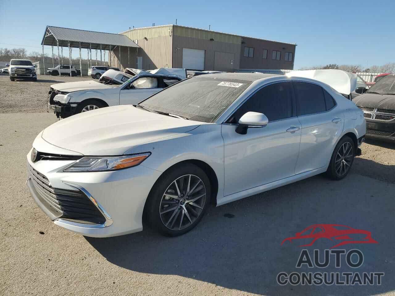 TOYOTA CAMRY 2023 - 4T1F11BK0PU101842