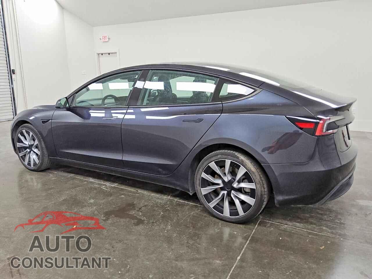 TESLA MODEL 3 2024 - 5YJ3E1EA4RF748433