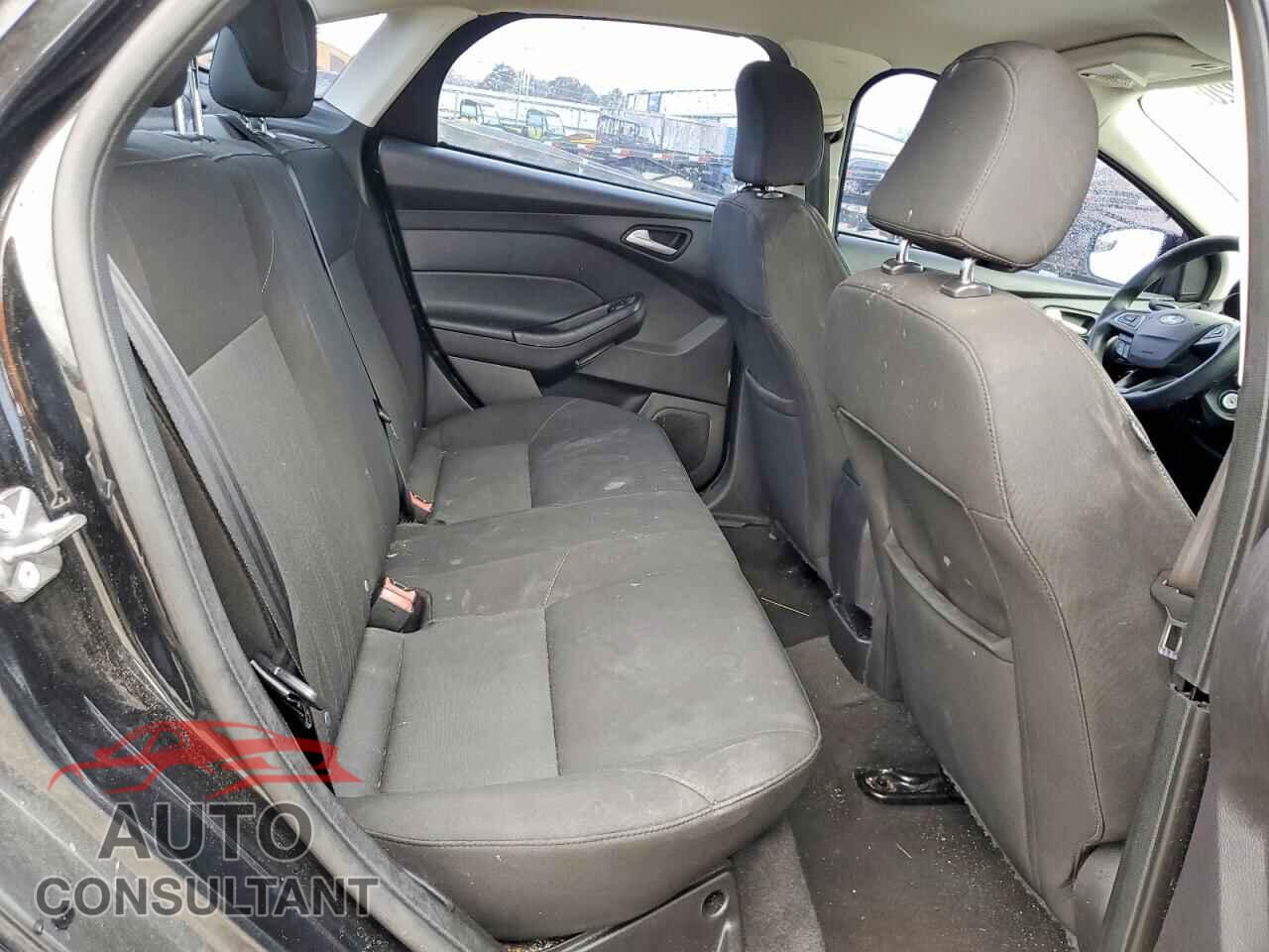 FORD FOCUS 2015 - 1FADP3F24FL263032