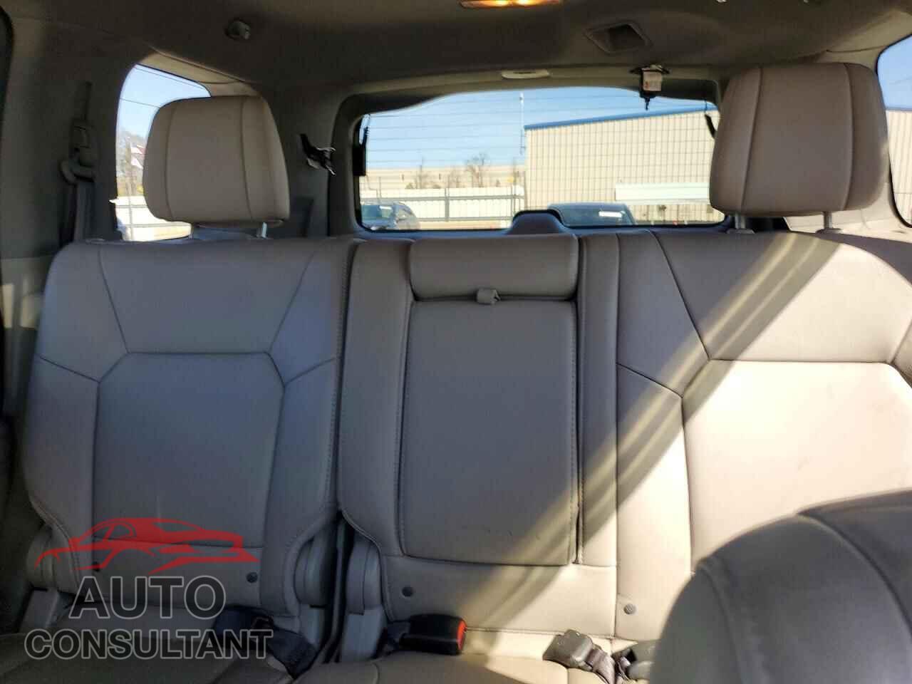 HONDA PILOT 2015 - 5FNYF3H73FB022685