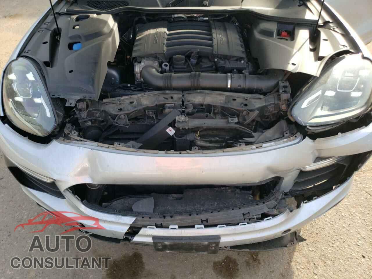 PORSCHE CAYENNE 2016 - WP1AA2A25GLA10138