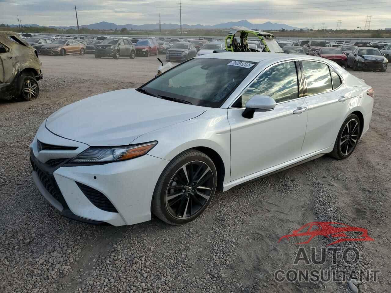 TOYOTA CAMRY 2018 - 4T1B61HK9JU116175