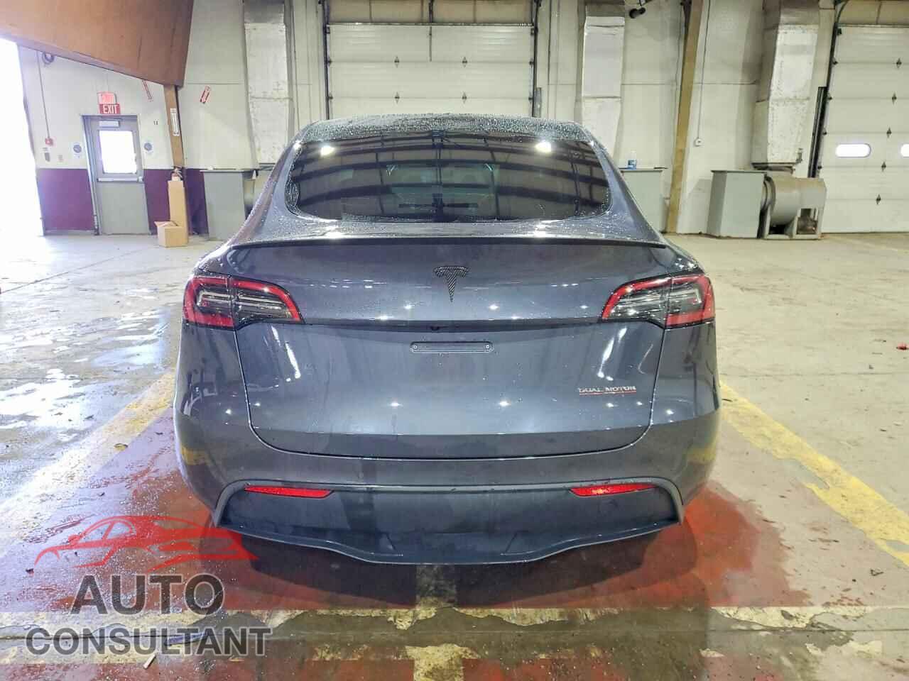 TESLA MODEL Y 2022 - 7SAYGDEF9NF514525