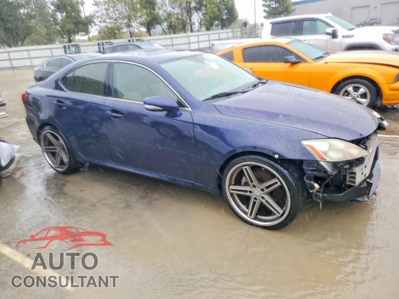 LEXUS IS 2011 - JTHBF5C23B5142235