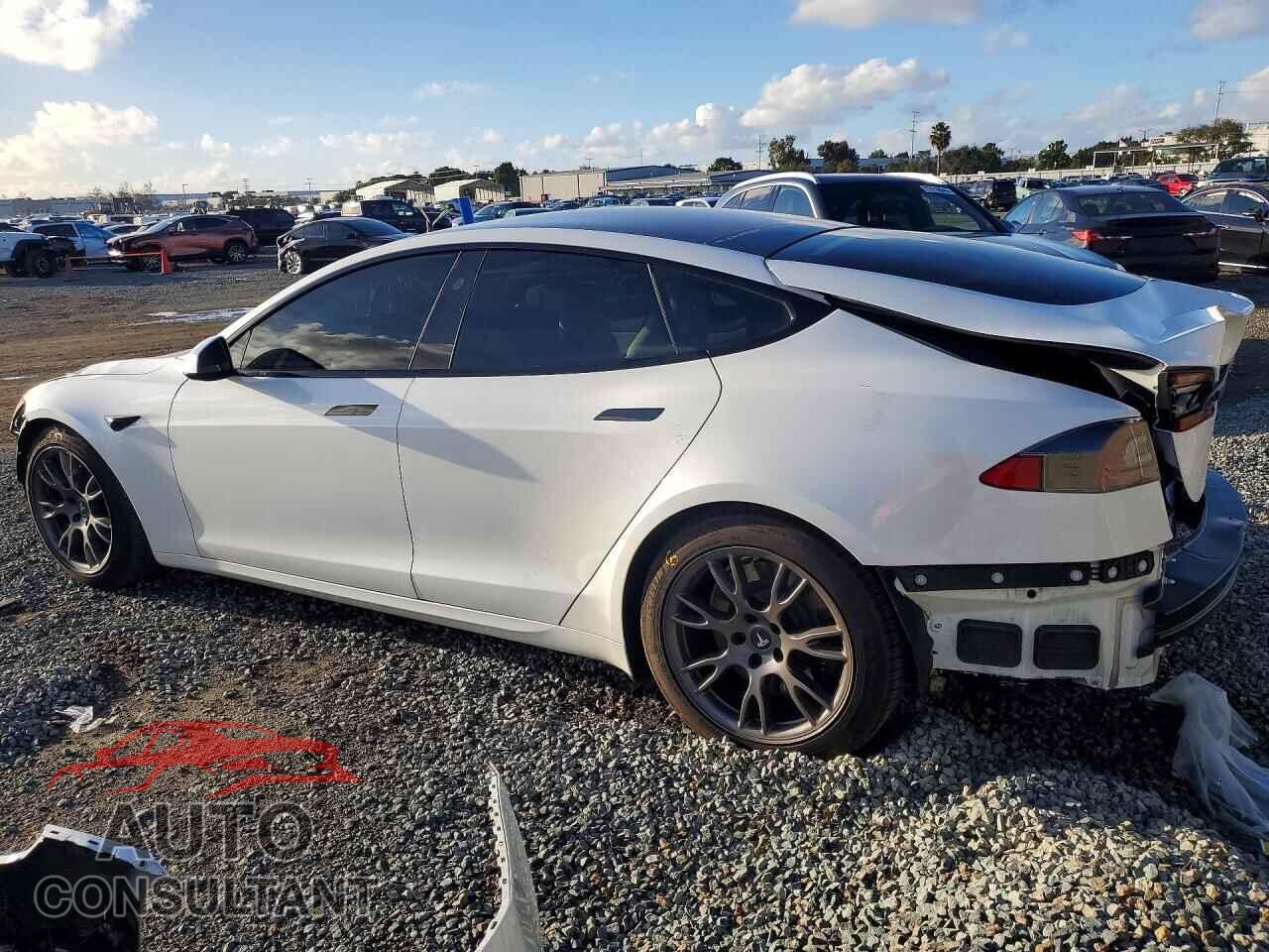 TESLA MODEL S 2021 - 5YJSA1E52MF452345