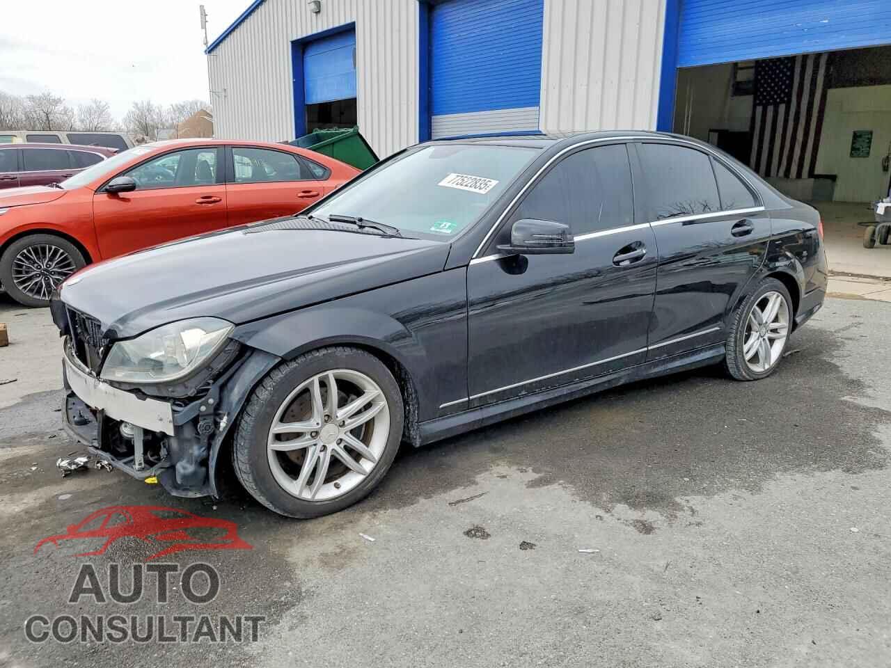MERCEDES-BENZ C-CLASS 2012 - WDDGF8BBXCA688247