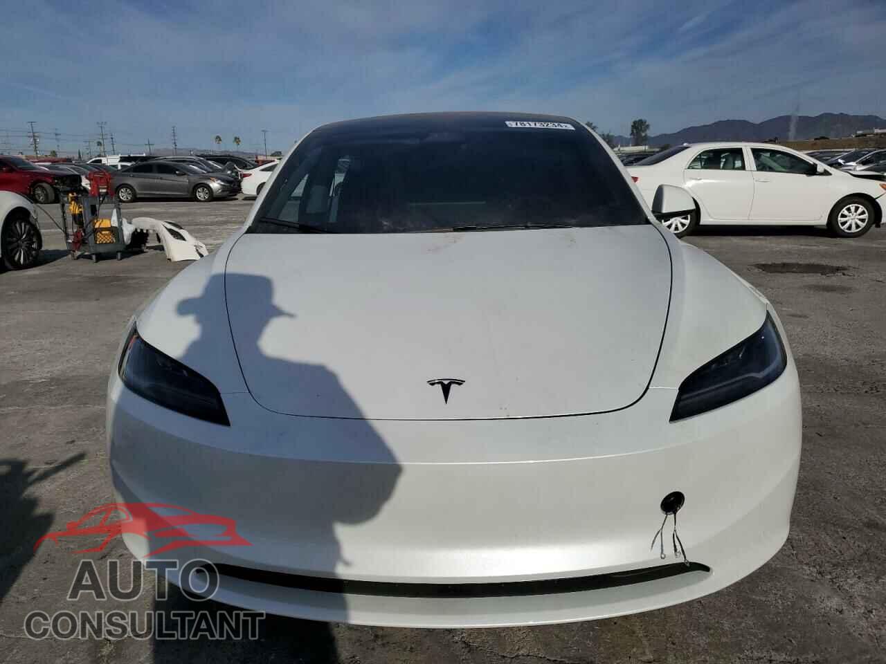 TESLA MODEL 3 2024 - 5YJ3E1EA4RF784896
