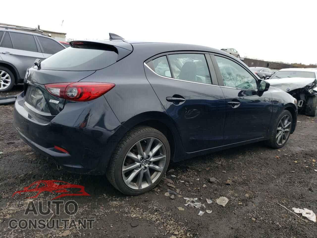 MAZDA 3 2018 - 3MZBN1L34JM252397