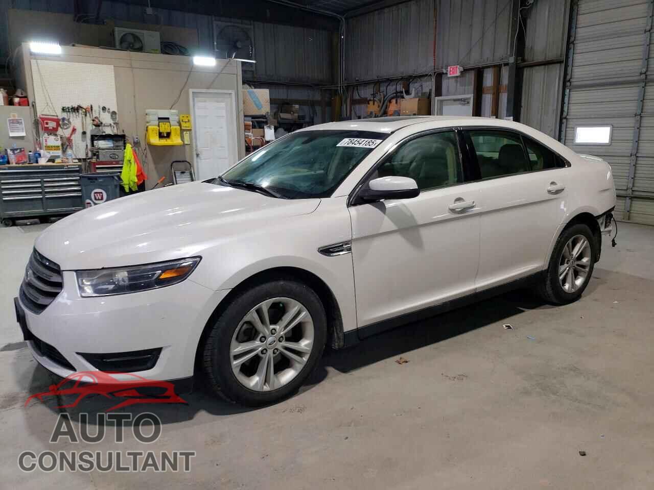FORD TAURUS 2015 - 1FAHP2E88FG181797