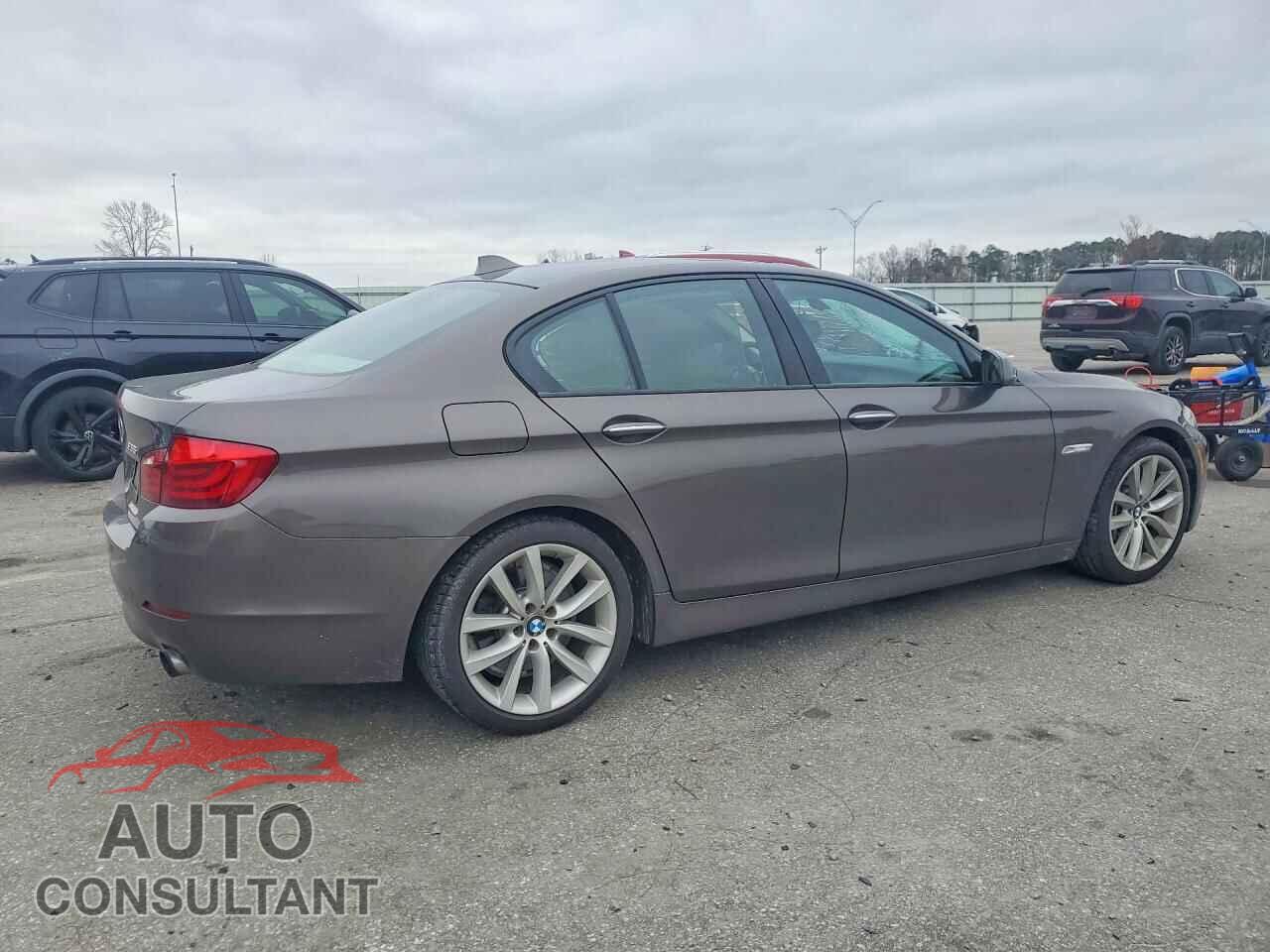 BMW 5 SERIES 2011 - WBAFR7C51BC601111