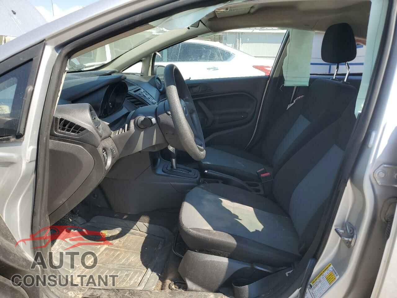 FORD FIESTA 2018 - 3FADP4AJ5JM123647