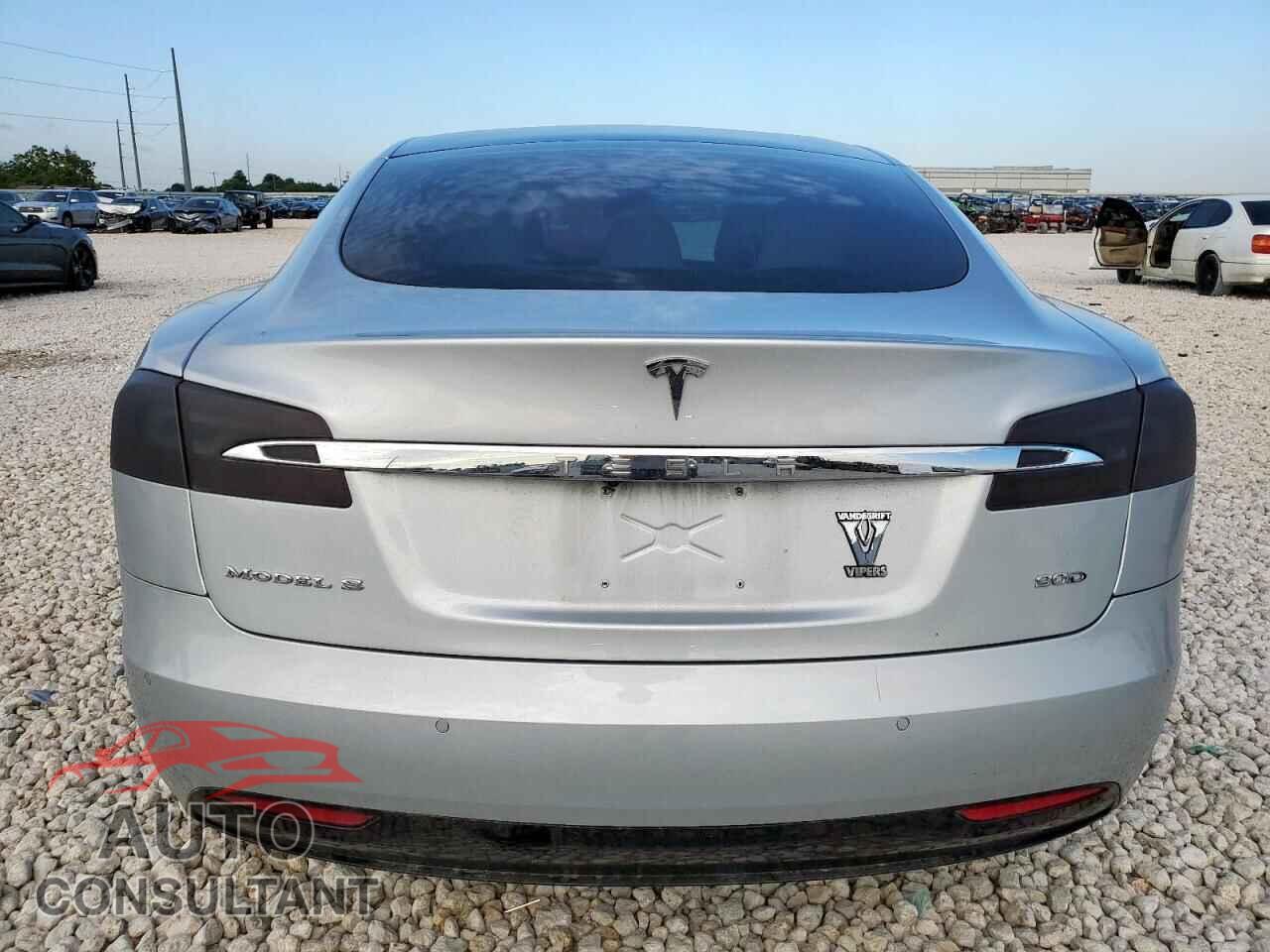 TESLA MODEL S 2017 - 5YJSA1E25HF193295