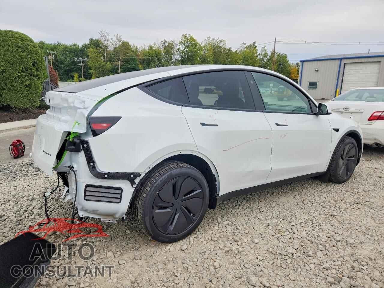 TESLA MODEL Y 2026 - 7SAYGAEE8TF678304